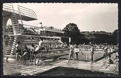 AK Évreux, Piscine municipale animée avec plongeoir et baigneurs