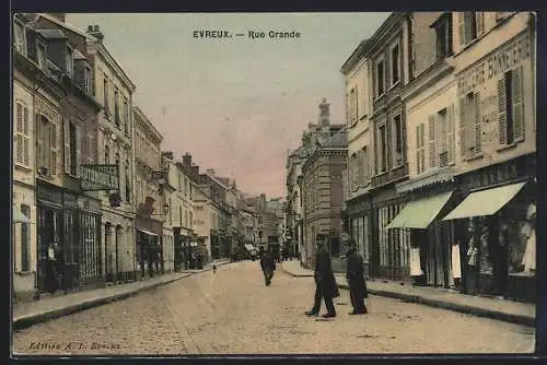 AK Évreux, Rue Grande avec boutiques et passants