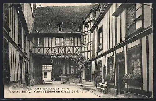 AK Les Andelys, Cour de l`Hôtel du Grand Cerf