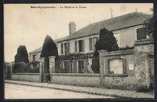 AK Saint-Symphorien, La Mairie et les Écoles