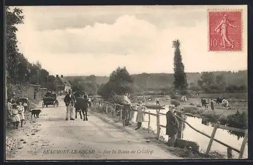 AK Beaumont-le-Roger, Sur la Route de Givleuf