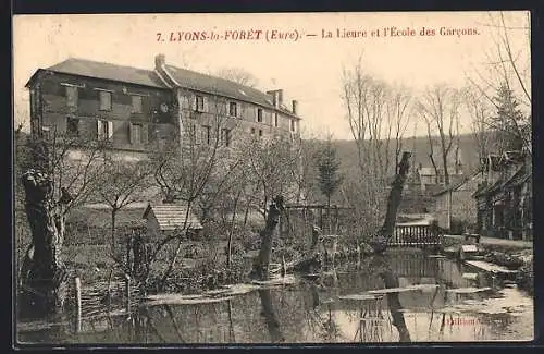 AK Lyons-la-Forêt, La Lieure et l`École des Garcons