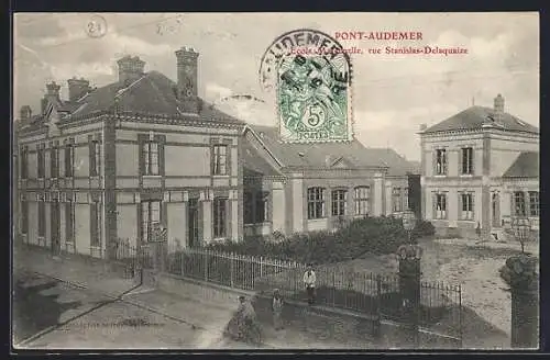 AK Pont-Audemer, École Moderne rue Stanislas-Delaquaize