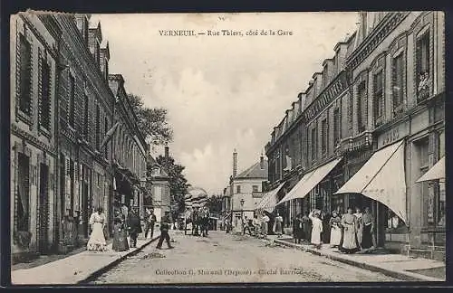 AK Verneuil, Rue Thiers, côté de la Gare