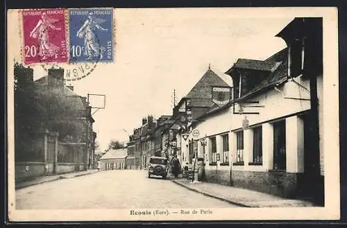 AK Écouis, Rue de Paris avec voitures anciennes et bâtiments historiques