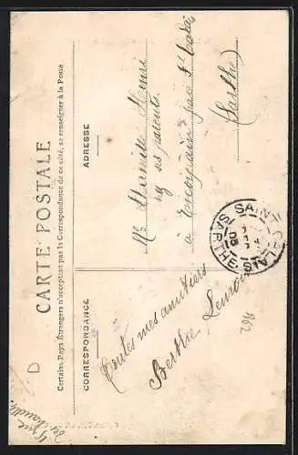 AK Bernay, Rue des Charrettes animée avec passants et maisons à colombages