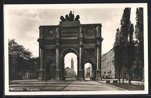 AK München, Siegestor, Totalansicht