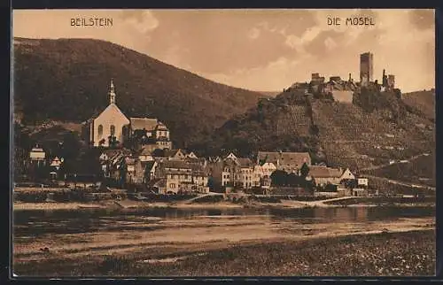 AK Beilstein / Mosel, Uferpartie mit Ortsansicht und Burg