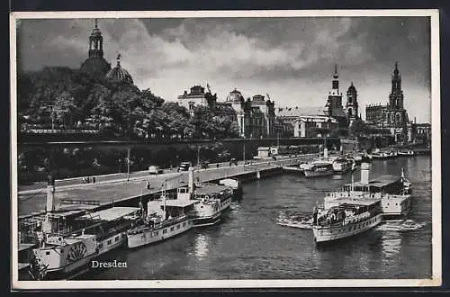 AK Dresden, Elbpartie mit Raddampfer Bastei & anderen Dampfern