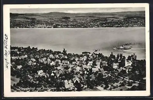 AK Dingelsdorf am Bodensee, Ortsansicht aus der Vogelschau, Dampfschiff auf dem Bodensee