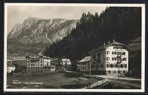 AK Selva /Val Gardena, Teilansicht mit Hotel Stella