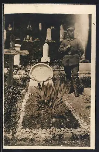 Foto-AK Königsfeld, Kriegsgrab des Soldaten Bruno Seiler