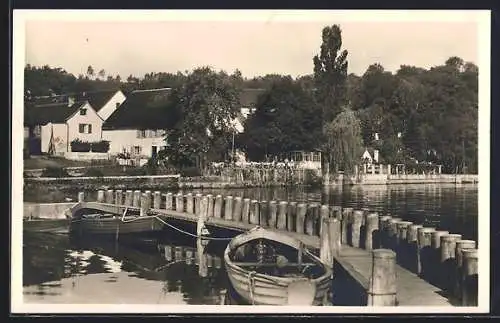 AK Wallhausen am Bodensee, Gasthaus-Pension zum Schiff A. Stefan, vom Bootssteg gesehen