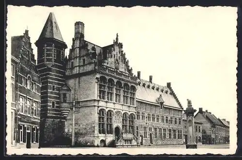 AK Léau, Hôtel de Ville et Gendarmerie ancienne halle