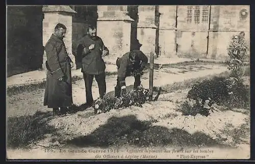 AK Lépine /Marne, Officiers deposant des fleurs sur les tombes des Officiers, La Grande Guerre 1914