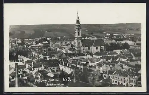 AK Stockerau /N.-Ö., Teilansicht mit Kirche, Fliegeraufnahme