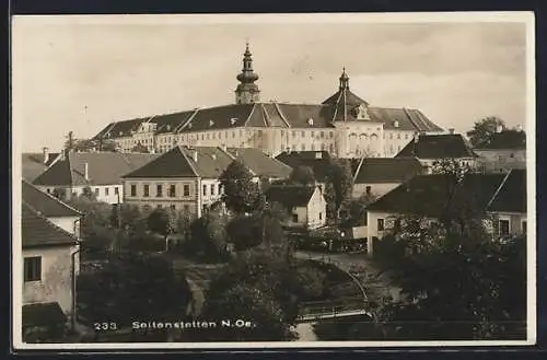 AK Seitenstetten /N. Oe., Strassenpartie mit Kloster