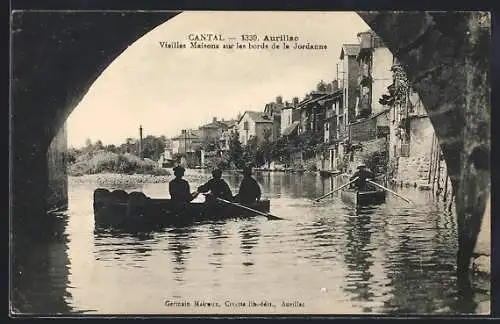 AK Aurillac, Vieilles Maisons sur les bords de la Jordanne