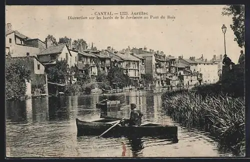 AK Aurillac, Distraction sur les bords de la Jordanne au Pont du Buis