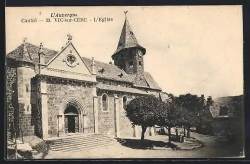 AK Vic-sur-Cère, L`Église