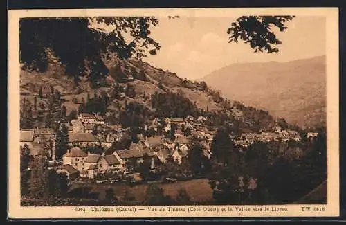 AK Thiézac, Vue de Thiézac (Côté Ouest) et la Vallée vers le Lioran