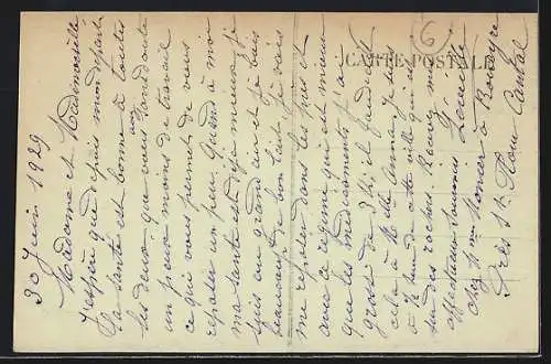 AK Saint-Flour, Vue de l`est avec la ville perchée sur la colline