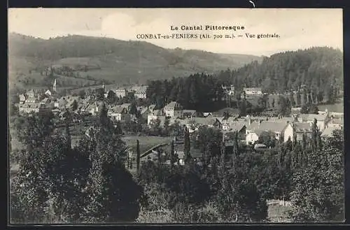 AK Condat-en-Feniers, Vue générale du village pittoresque dans le Cantal