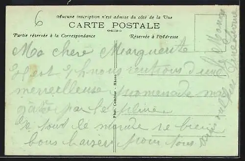 AK Condat-en-Feniers, Vue générale du village pittoresque dans le Cantal