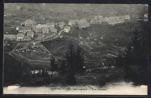 AK Laveissière, Vue générale du village dans le Cantal