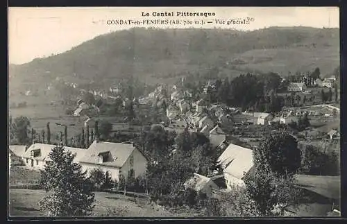 AK Condat-en-Feniers, Vue générale du village pittoresque dans le Cantal