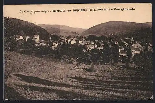 AK Condat-en-Feniers, Vue générale du village pittoresque à 700 m d`altitude