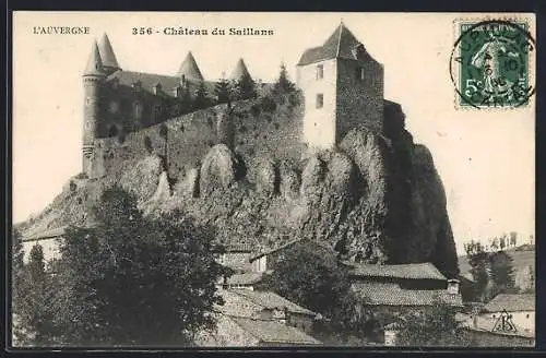 AK Saillans, Château du Saillans sur la falaise en Auvergne