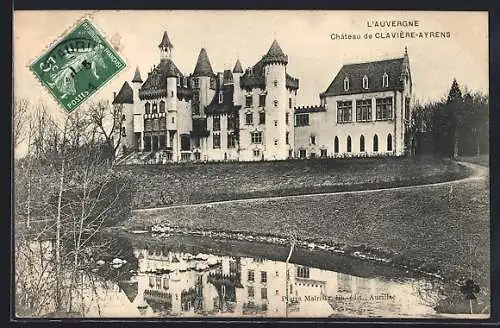 AK Clavière-Ayrens, Château de Clavière-Ayrens en Auvergne avec reflet dans l`eau