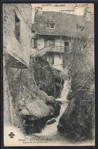 AK Vic-sur-Cère, Cascade de la Conche et maisons pittoresques