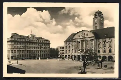 AK Sonneberg / Thüringen, Blick über den Bahnhofsplatz