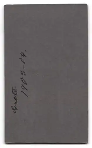 Fotografie Julius Peters, Bergedorf, Brink 10, Grete im Jahr 1903