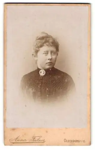 Fotografie Anna Feilner, Oldenburg, Nadorsterstr. No. 5, Helene Engelke im Jahr 1892