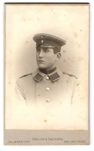 Fotografie Köhler &amp Saemann, Halberstadt, Heinrich Juliusstr. 8, Soldat Walther Peinert in Uniform