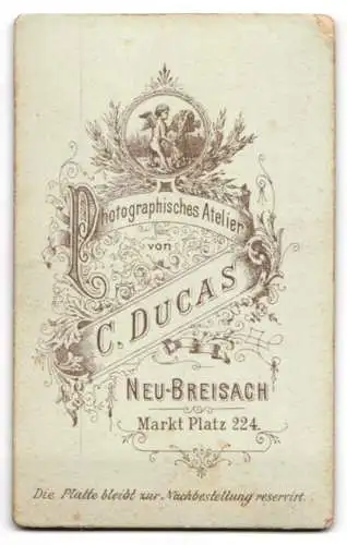 Fotografie C. Ducas, Neu-Breisach, Markt Platz 224, Porträt eines jungen Soldaten in Uniform