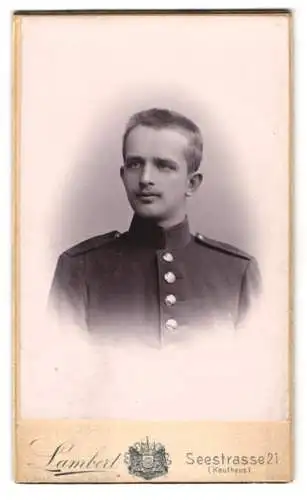 Fotografie Lambert, Dresden, Seestrasse 21, Porträt eines jungen Soldaten in Uniform