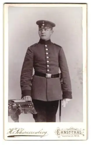 Fotografie H. Schwarzenberg, Hohenstein-Ernstthal, Centralstr. 19, Porträt eines Soldaten in Uniform