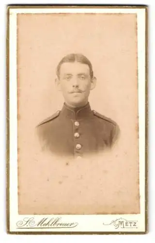 Fotografie S. Mehlbreuer, Metz, Belle-Isle-Strasse 15, Porträt eines Soldaten in Uniform