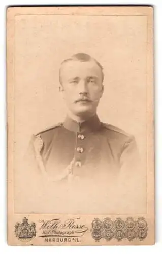 Fotografie W. Risse, Marburg a/L, Porträt eines jungen Soldaten in Uniform