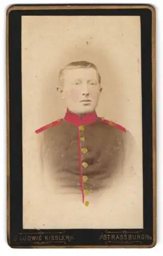 Fotografie Ludwig Kissler, Strassburg, Johannesstaden 1, Porträt eines Soldaten in Uniform