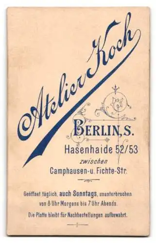 Fotografie Atelier Koch, Berlin, Hasenheide 52 /53, Porträt eines Soldaten in Uniform