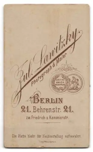 Fotografie Jul. Lawitzky, Berlin, Behrenstr. 21, Porträt eines jungen Soldaten in Uniform