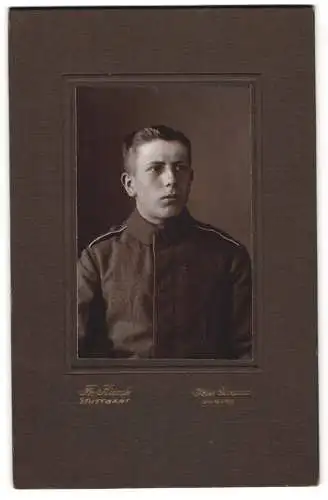 Fotografie Fr. Kienzle, Stuttgart, Soldat in Uniform