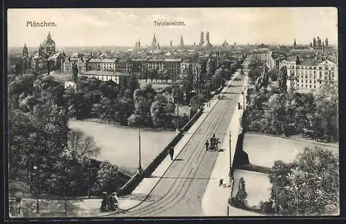 AK München, Totalansicht und Strassenpartie mit Brücke