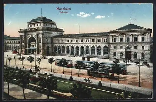 AK Mannheim, Abendstimmung am Hauptbahnhof, Strassenbahnen