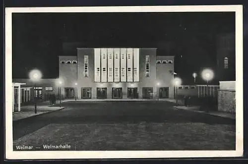 AK Weimar / Thüringen, Weimarhalle bei Nacht